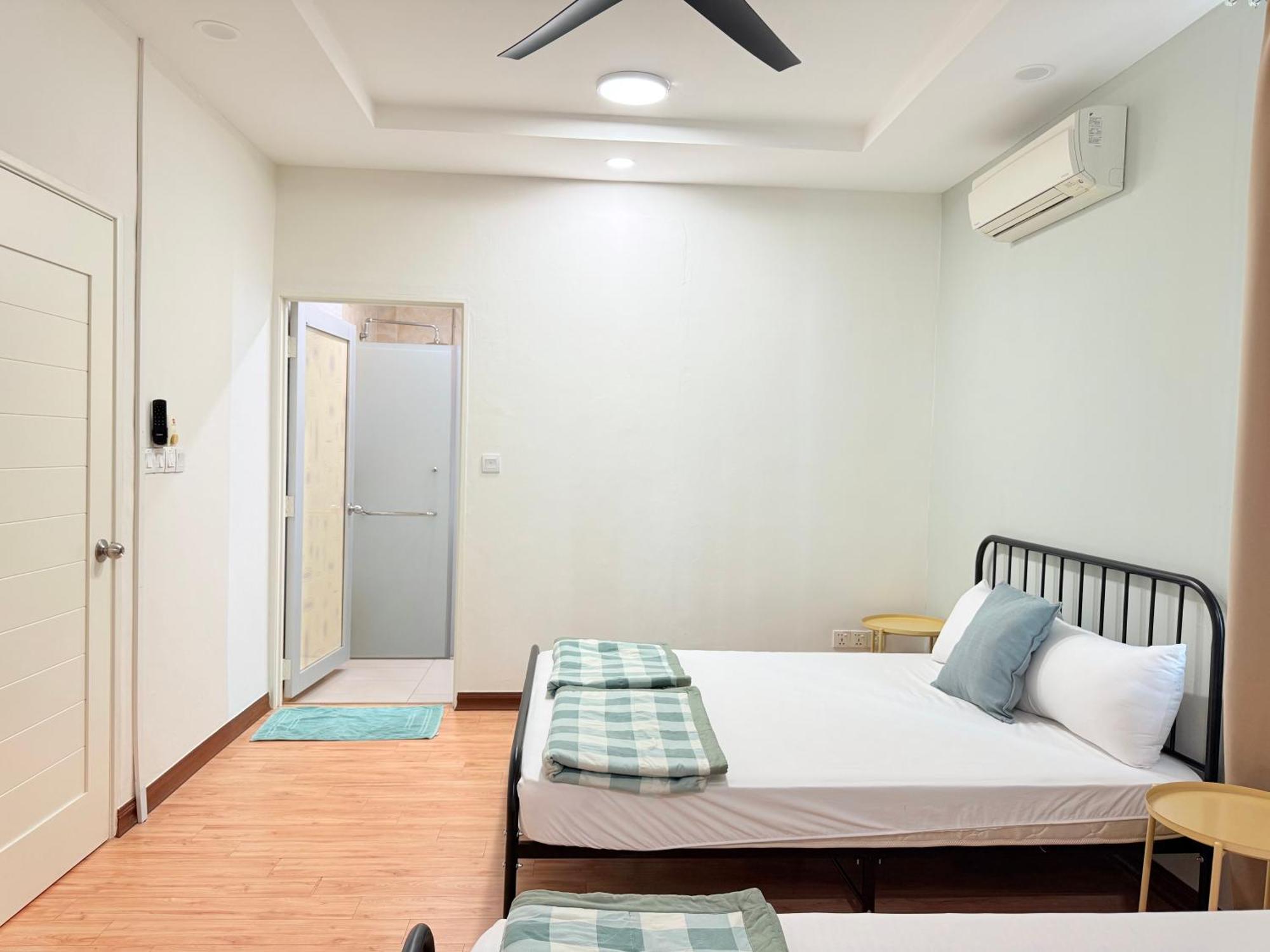 Ocean 19 Shamrock Villa Beachfront Big Group 4 Bedroom 5 Bathroom With Pool Tanjung Bungah  Luaran gambar