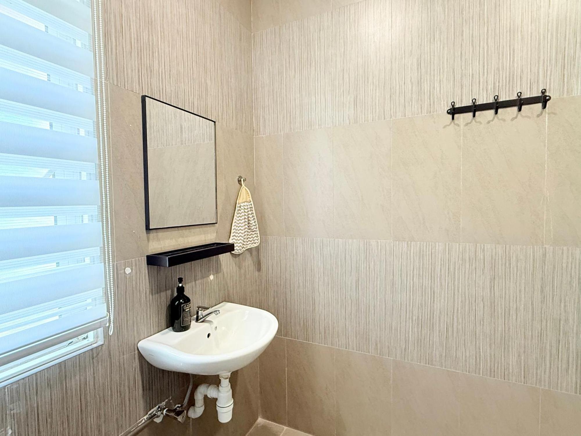 Ocean 19 Shamrock Villa Beachfront Big Group 4 Bedroom 5 Bathroom With Pool Tanjung Bungah  Luaran gambar